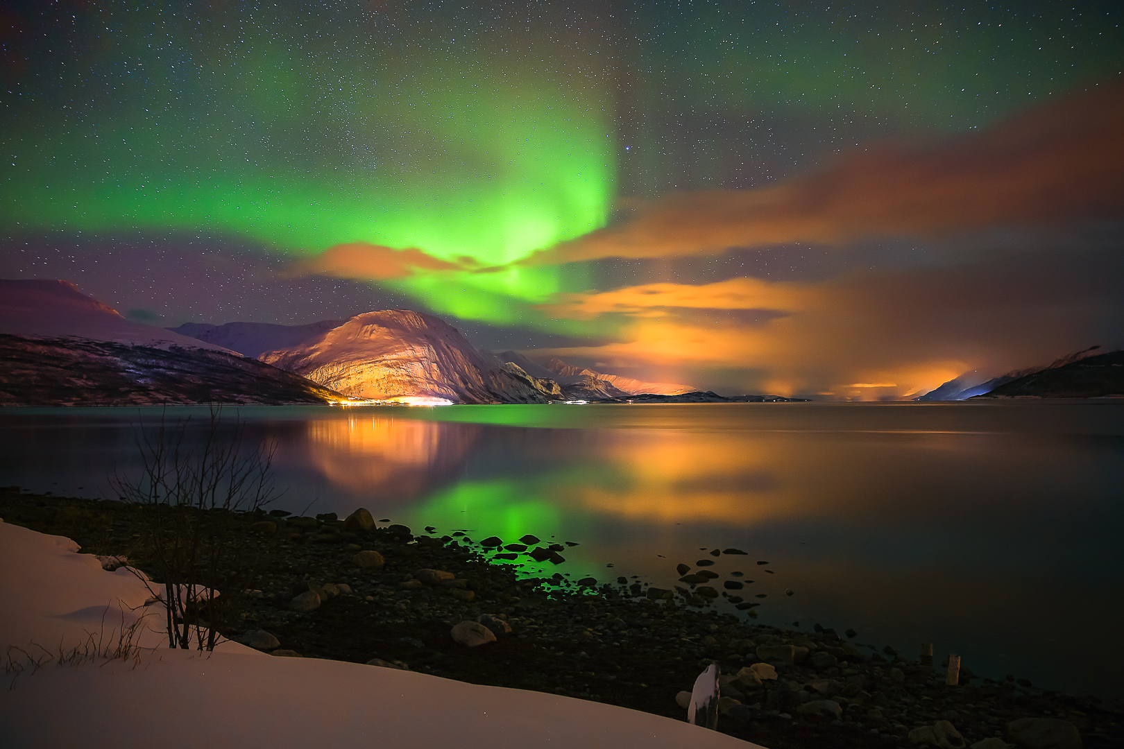 Aurora season from December to mid March