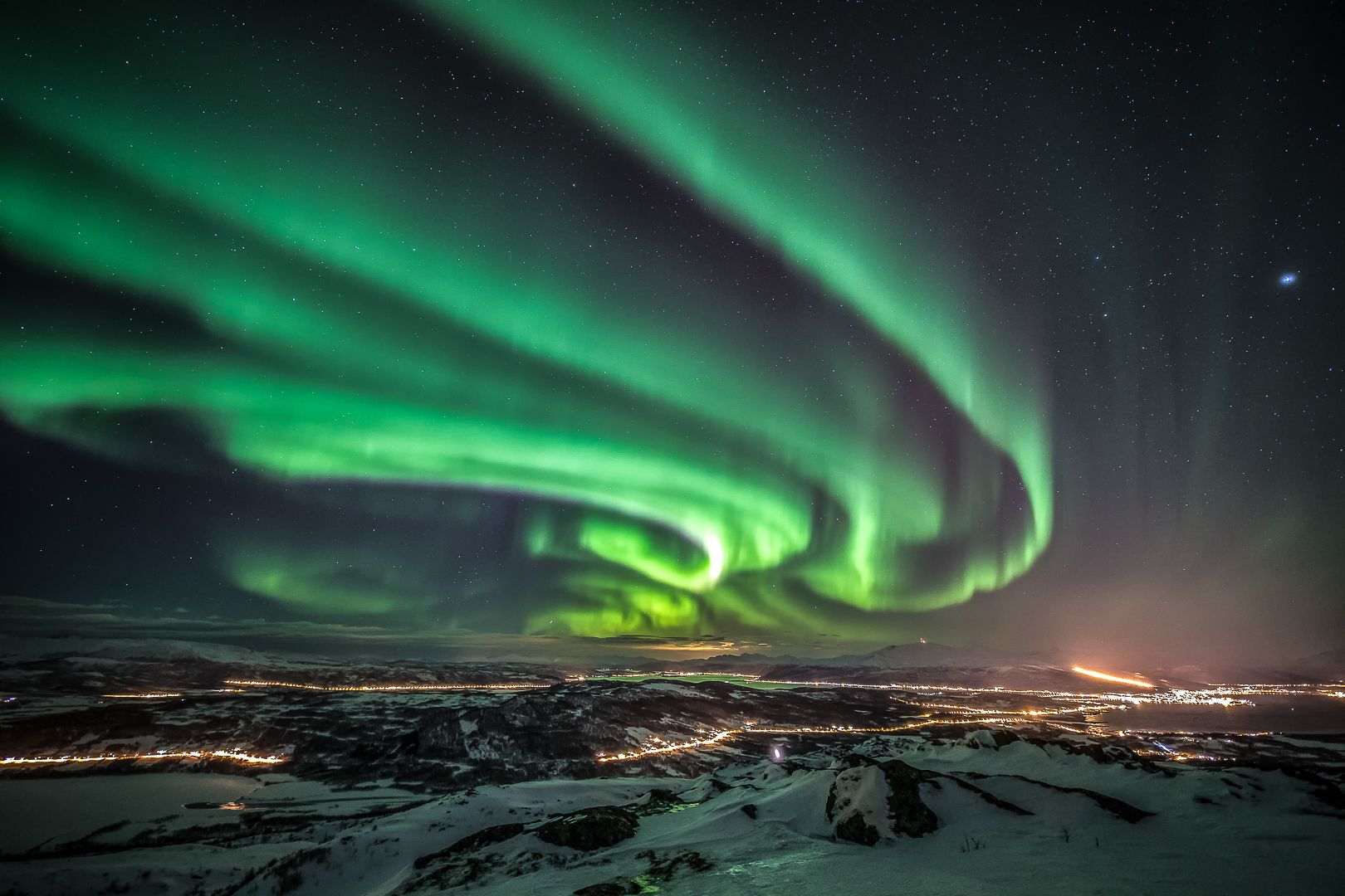 Aurora video and timelapse at Aurora Borealis Observatory