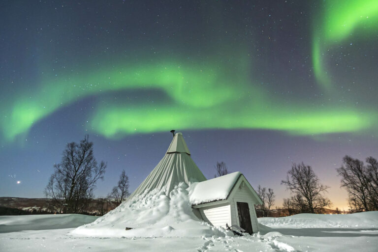 Aurora Borealis Observatory Experience