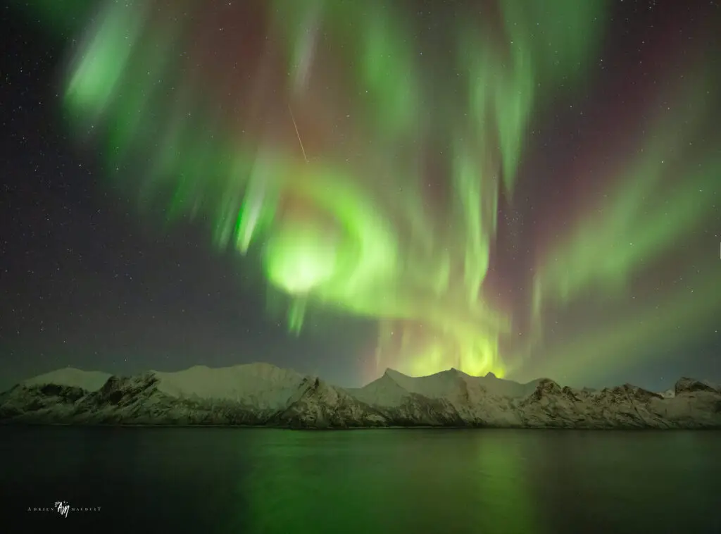What is the best time of night to see the aurora?