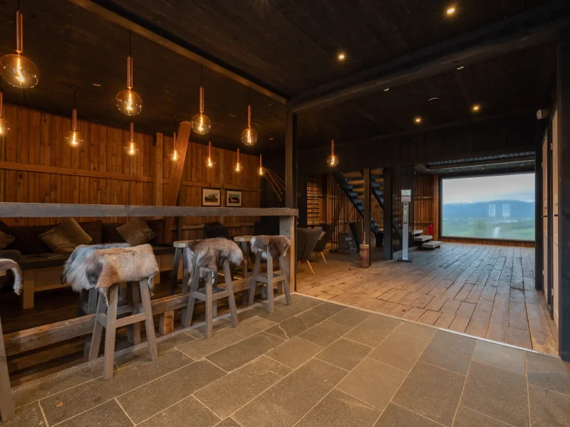 Lounge-2.jpg Lounge-2.jpg